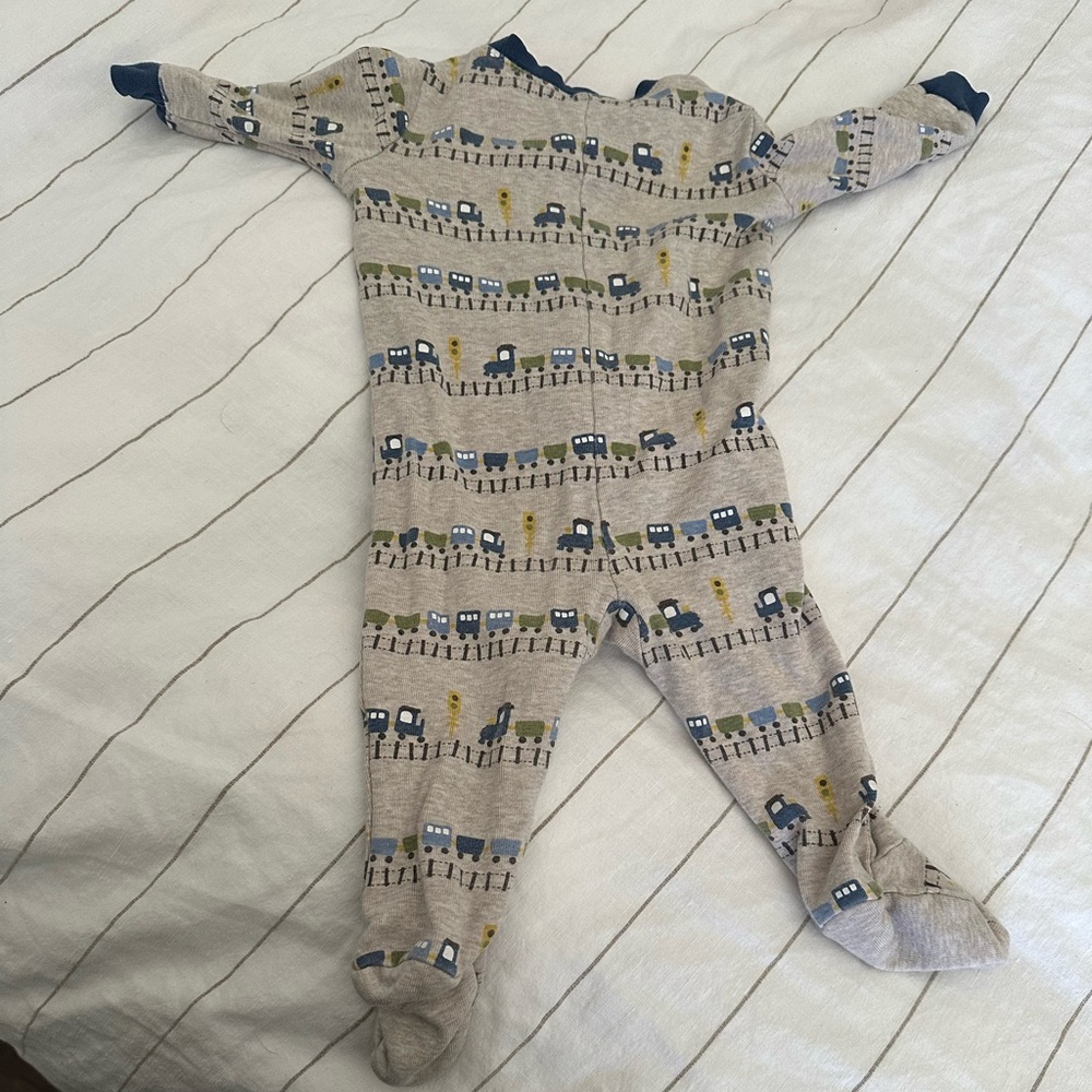 Boys Onsie. 3-6 months. - Picture 2 of 4